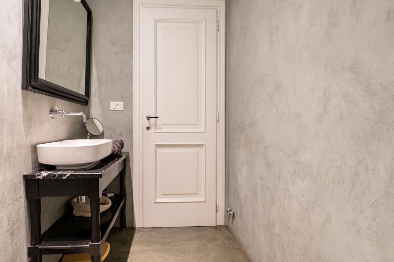 Boutique Apartment With Private Rooms And Garden Oasis ฟลอเรนซ์ ภายนอก รูปภาพ